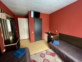 Гостиница Айхал Нерюнгри Двухместный номер с 2 отдельными кроватями и ванной-1